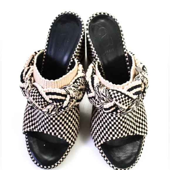 ANTOLINA Paris Mules….Size: 39…Color: Beige….Preowned - Picture 2 of 5